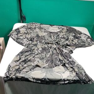 Robbie Bee Black and Gray Abstract Blouse Size 2 X